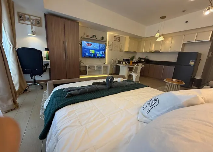 Cozy Balcony | Netflix | Wi-fi Manila